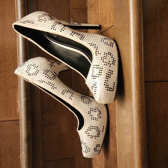 Black and white drain platform heels - Picture 2 of 3